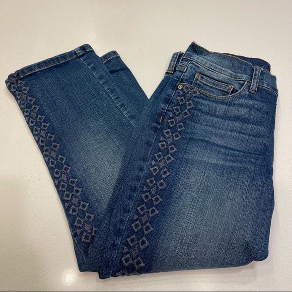 Not Your Daughter’s Jeans NYDJ Alina Embroidered Capri Jeans Size 4 - Picture 5 of 6